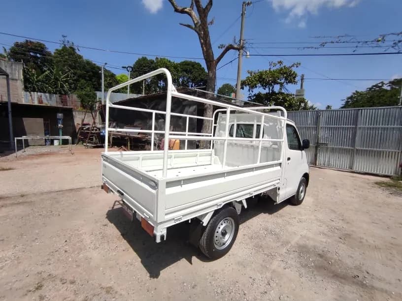Barandal Toyota Lite Ace visto de lado