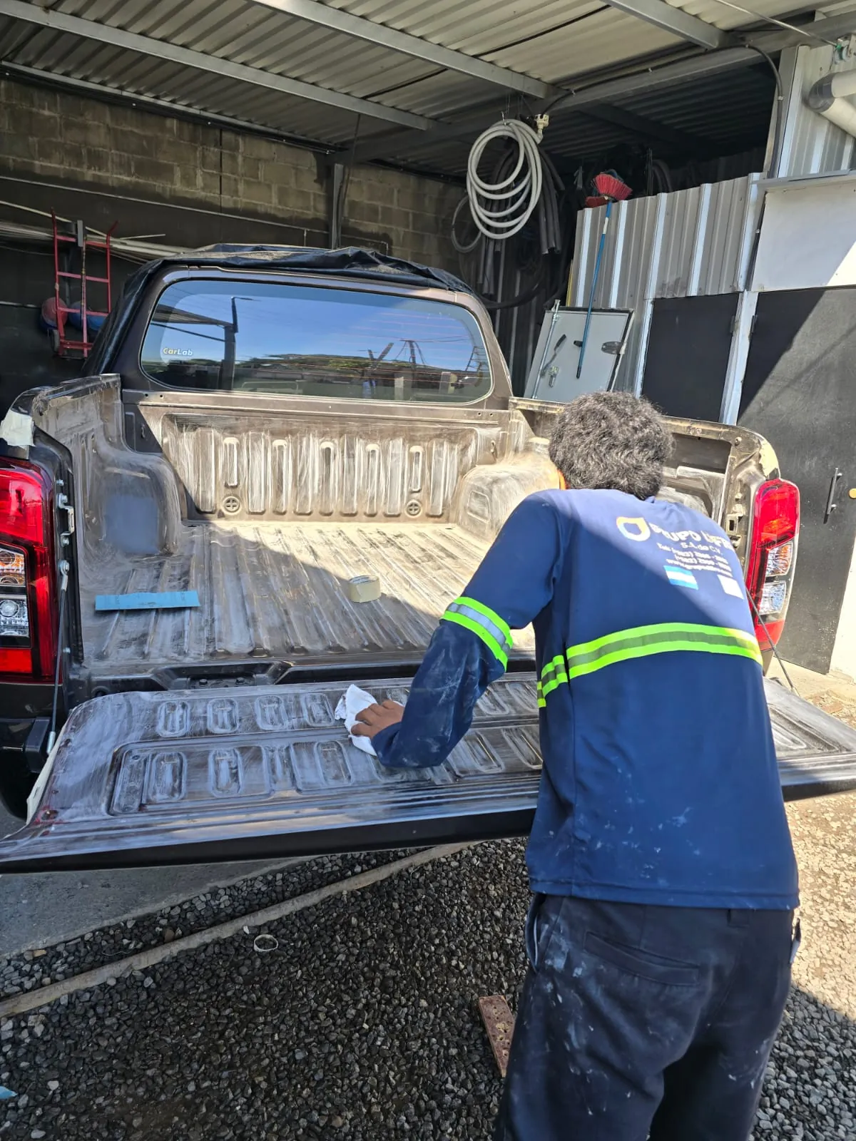 Aplicación del liner en Mitsubishi L200