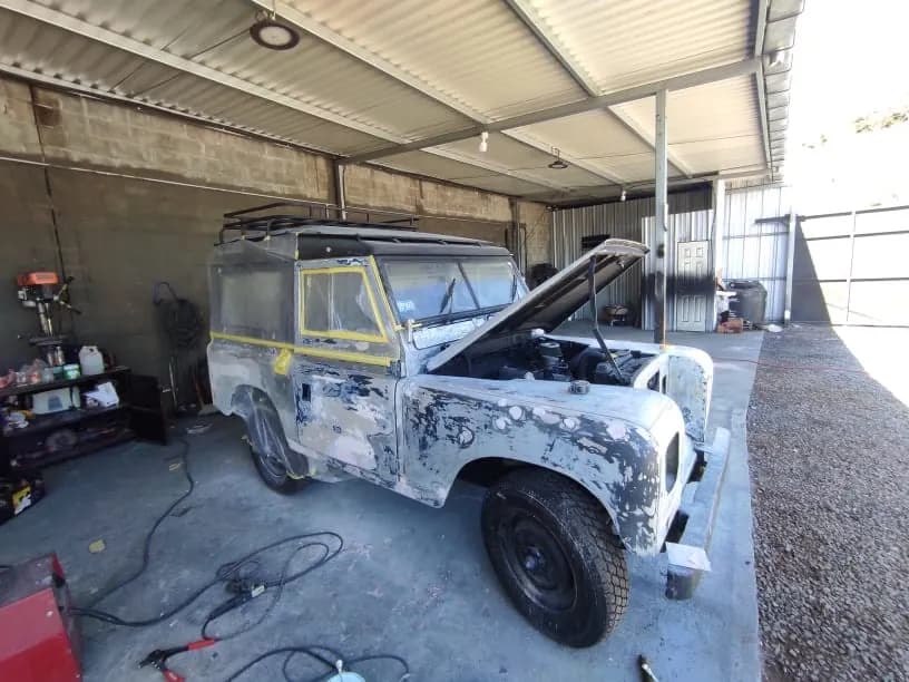 Land Rover en restauración